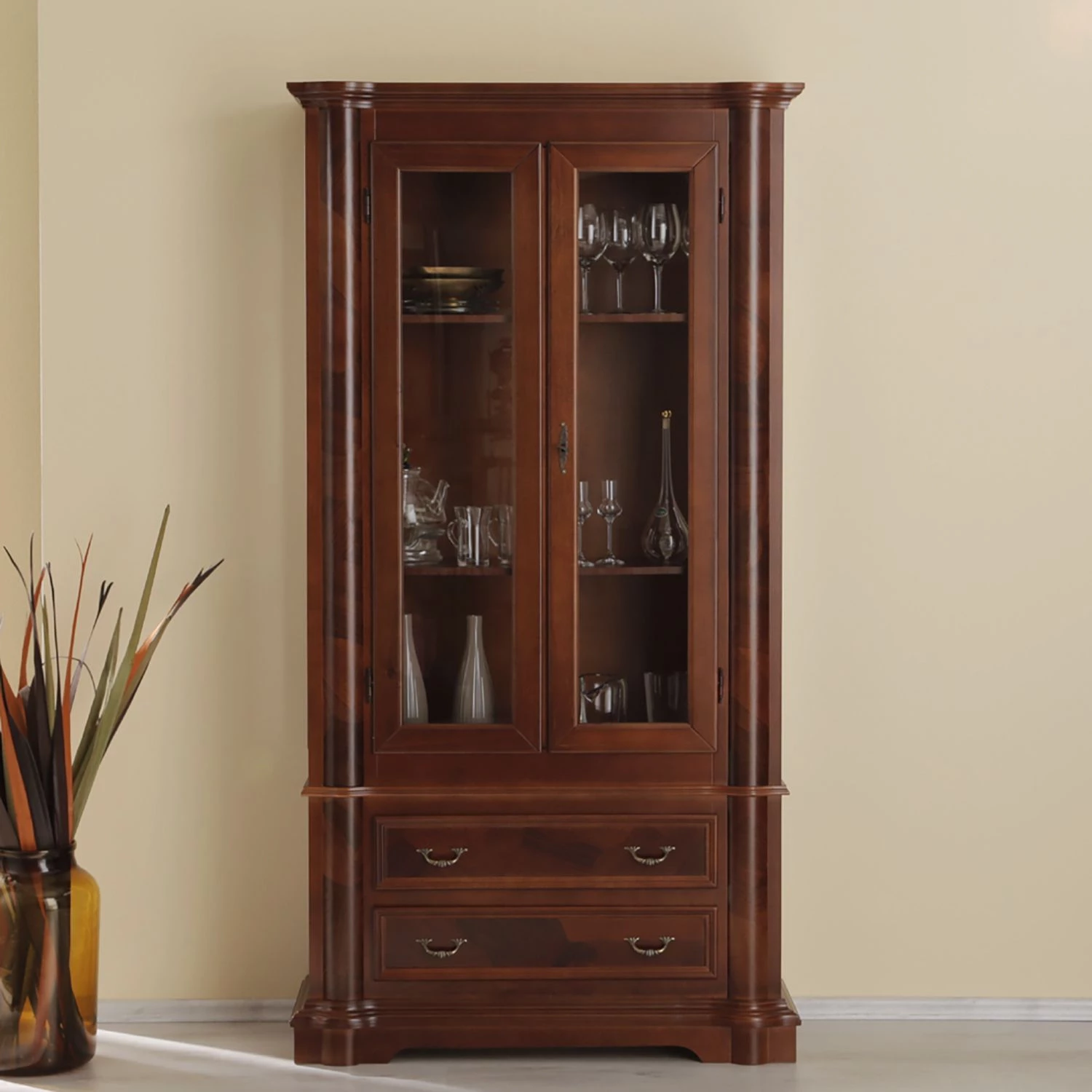 Montreux Vitrine Pevy 3 Montreux Vitrine Pevy – Image 3