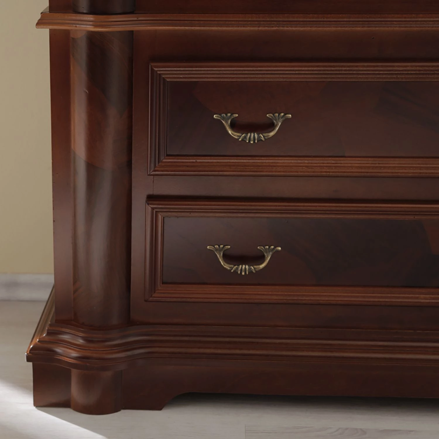 Montreux Vitrine Pevy 6 Montreux Vitrine Pevy – Image 6