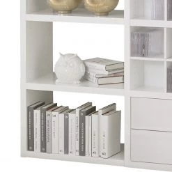 Fredriks Etagère Concept V - Blanc brillant 6 Fredriks Etagère Concept V - Blanc brillant -Meubles de salle à manger Soldes Magasin 1000036338 210722 11222800006 DETAILS P000000001000036338