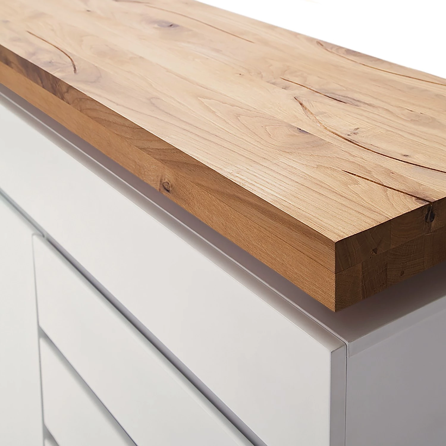 Fredriks Commode Roble III - éclairage inclus - Blanc mat / Placage en chêne sauvage massif 4 Fredriks Commode Roble III - éclairage inclus - Blanc mat / Placage en chêne sauvage massif – Image 4