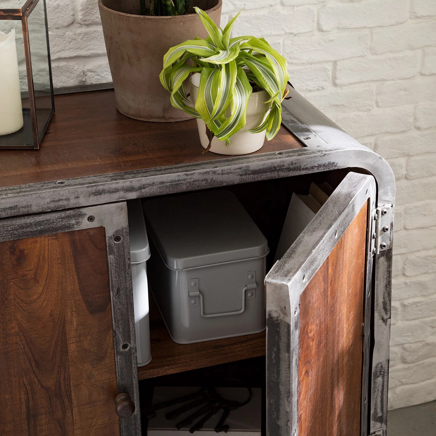 Ars manufacti Buffet Wharton II - Partiellement en acacia massif / Acier 8 Ars manufacti Buffet Wharton II - Partiellement en acacia massif / Acier – Image 8