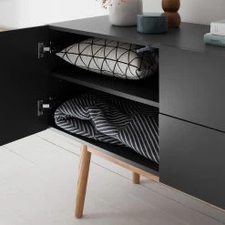 Mørteens Buffet Lindholm III - Partiellement en chêne massif - Gris -Meubles de salle à manger Soldes Magasin 1000119257 190214 13124600010 GALLERYIMAGES P000000001000119257