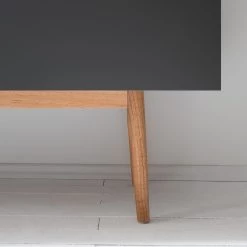 Mørteens Buffet Lindholm III - Partiellement en chêne massif - Gris -Meubles de salle à manger Soldes Magasin 1000119257 190214 13124600011 GALLERYIMAGES P000000001000119257