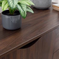 Mørteens Commode Gjora I - Partiellement en hévéa massif - Noyer 27 Mørteens Commode Gjora I - Partiellement en hévéa massif - Noyer -Meubles de salle à manger Soldes Magasin 1000123695 190325 11253100011 GALLERYIMAGES P000000001000123695