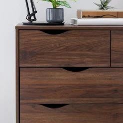 Mørteens Commode Gjora II - Partiellement en hévéa massif - Noyer 26 Mørteens Commode Gjora II - Partiellement en hévéa massif - Noyer -Meubles de salle à manger Soldes Magasin 1000123696 190405 15413800016 GALLERYIMAGES P000000001000123696