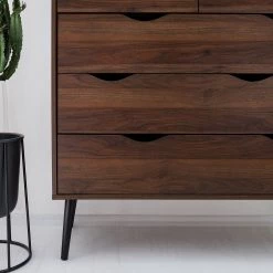 Mørteens Commode Gjora II - Partiellement en hévéa massif - Noyer 31 Mørteens Commode Gjora II - Partiellement en hévéa massif - Noyer -Meubles de salle à manger Soldes Magasin 1000123696 190405 15413800021 GALLERYIMAGES P000000001000123696