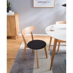 Mørteens Chaises Bogmoor (lot de 2) - imitation cuir / Frêne massif - Beige / Noir -Meubles de salle à manger Soldes Magasin 1000123742 210106 06471800002 MOOD DETAILS P000000001000123742 mood