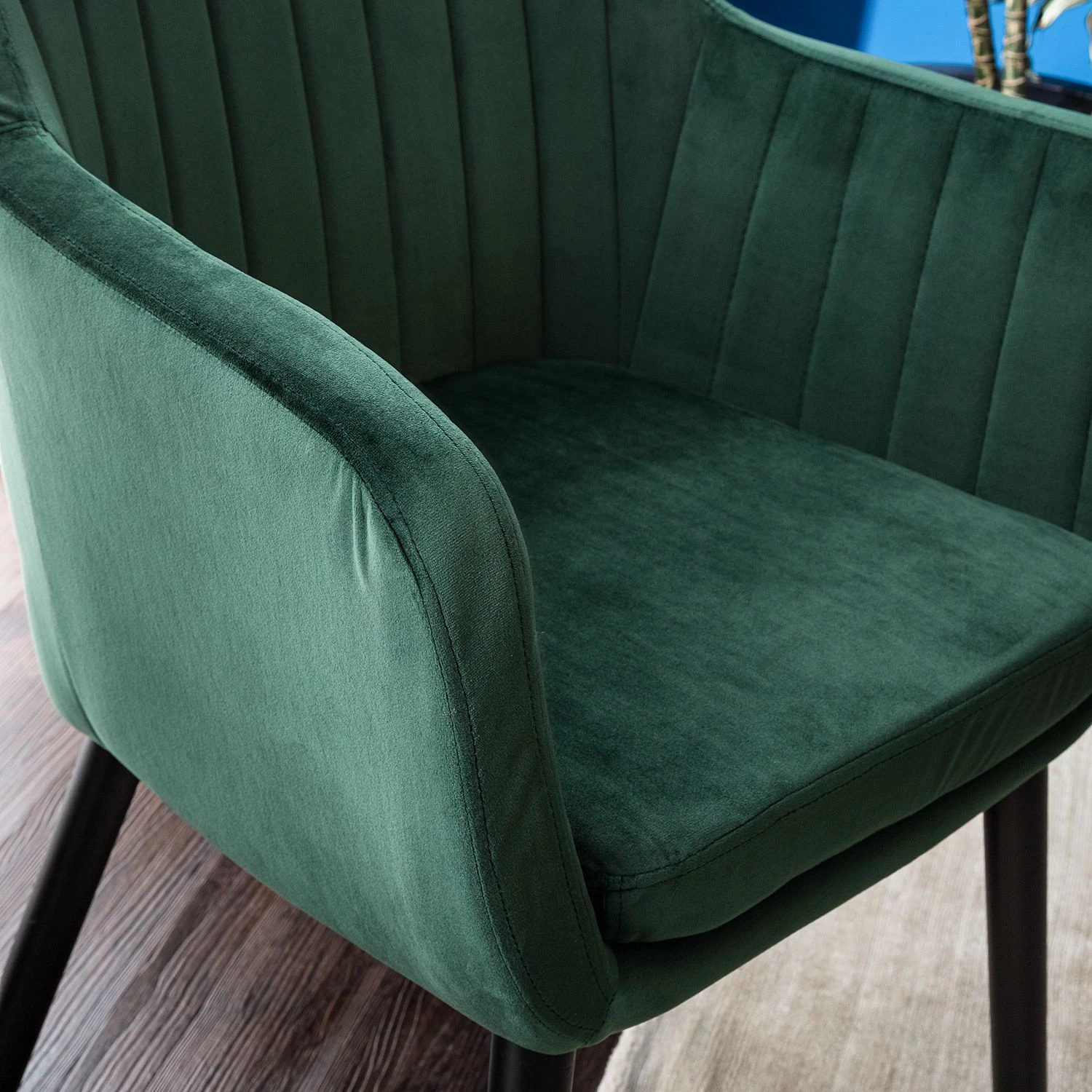 Jack & Alice Chaise avec accoudoirs Leezy G - Chêne massif / Velours - Vert / Noir 9 Jack & Alice Chaise avec accoudoirs Leezy G - Chêne massif / Velours - Vert / Noir – Image 9
