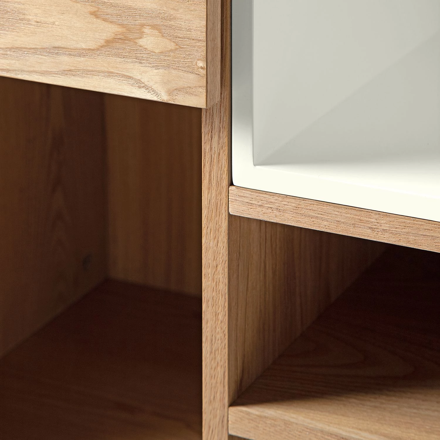 Studio Copenhagen Commode Vallsta II - Frêne / Noir 9 Studio Copenhagen Commode Vallsta II - Frêne / Noir – Image 9