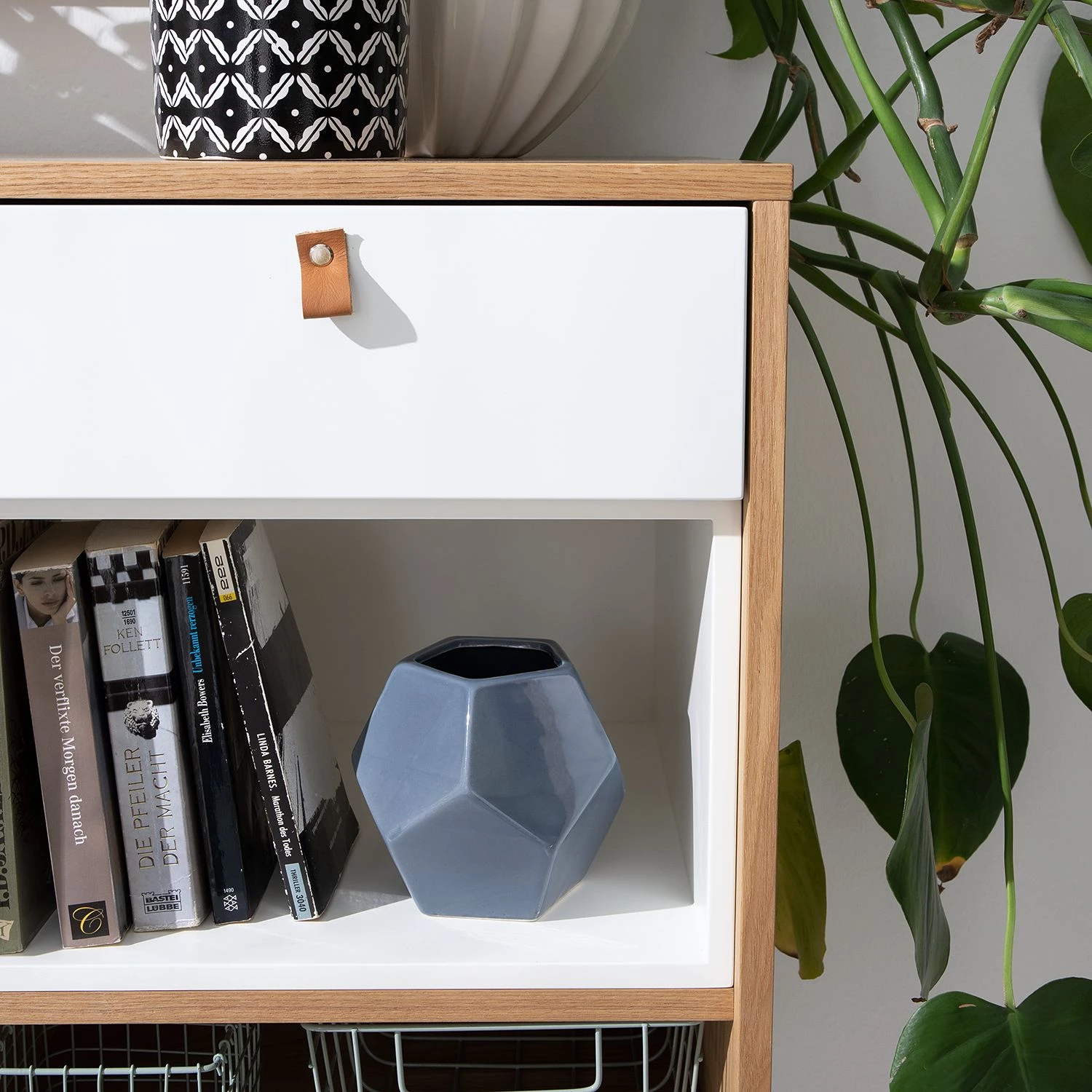 Studio Copenhagen Commode Vallsta II - Frêne / Noir 12 Studio Copenhagen Commode Vallsta II - Frêne / Noir – Image 12