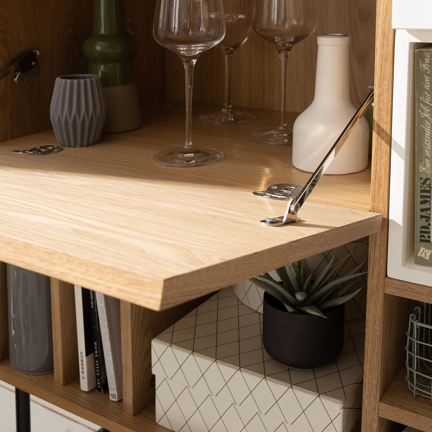 Studio Copenhagen Commode Vallsta II - Frêne / Noir 15 Studio Copenhagen Commode Vallsta II - Frêne / Noir – Image 15