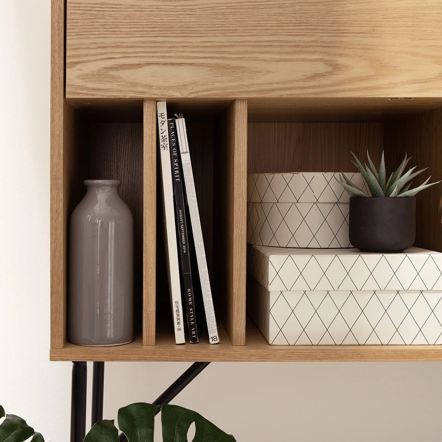 Studio Copenhagen Commode Vallsta II - Frêne / Noir 17 Studio Copenhagen Commode Vallsta II - Frêne / Noir – Image 17