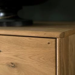 Naturoo Buffet Kiah II - Chêne à nœuds massif -Meubles de salle à manger Soldes Magasin 1000160252 200811 14165201846 DETAILS P000000001000160252