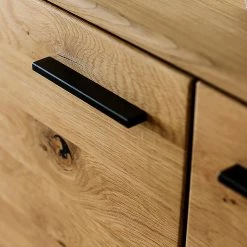 Naturoo Buffet Kiah I - Chêne à nœuds massif 17 Naturoo Buffet Kiah I - Chêne à nœuds massif -Meubles de salle à manger Soldes Magasin 1000160265 200811 14173101885 DETAILS P000000001000160265