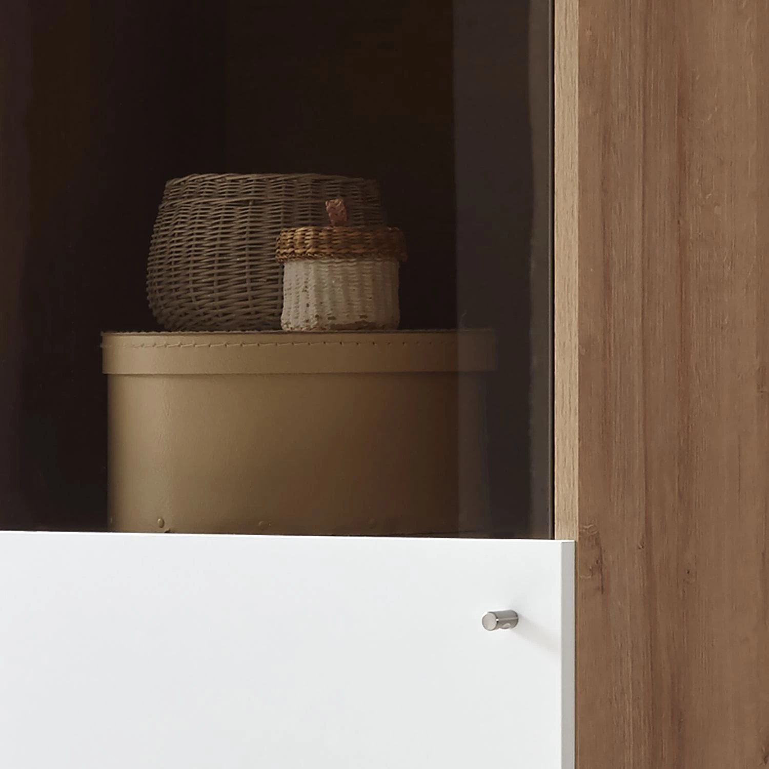 Norrwood Vitrine colonne Gyland - Blanc matt / Imitation chêne Riviera 7 Norrwood Vitrine colonne Gyland - Blanc matt / Imitation chêne Riviera – Image 7