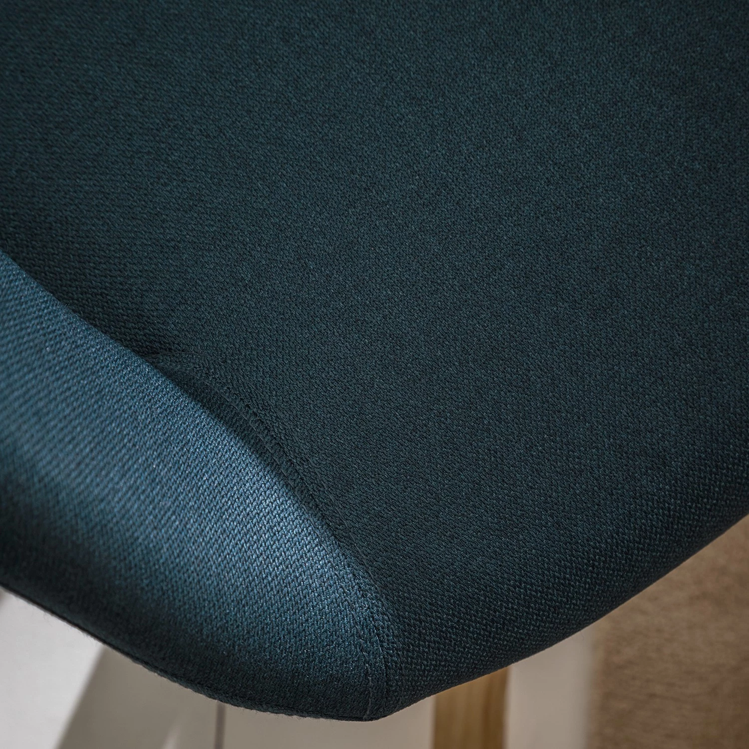 Mørteens Chaise à accoudoirs Buggio - Tissu / Hévéa massif - Tissu Cors: Bleu jean - 1 chaise 13 Mørteens Chaise à accoudoirs Buggio - Tissu / Hévéa massif - Tissu Cors: Bleu jean - 1 chaise – Image 13