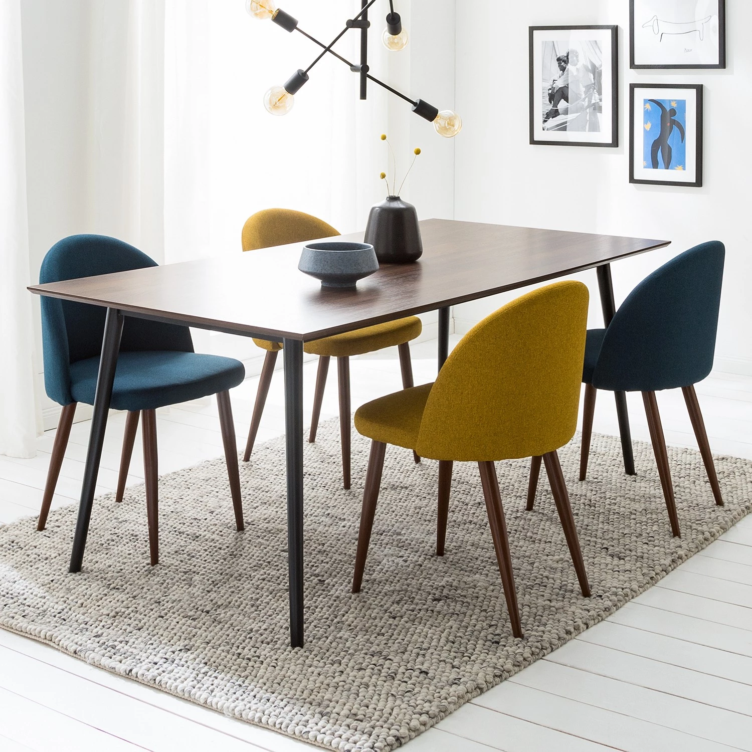 Mørteens Table Gjora - Partiellement en hévéa massif - Noyer / Noir 2 Mørteens Table Gjora - Partiellement en hévéa massif - Noyer / Noir – Image 2