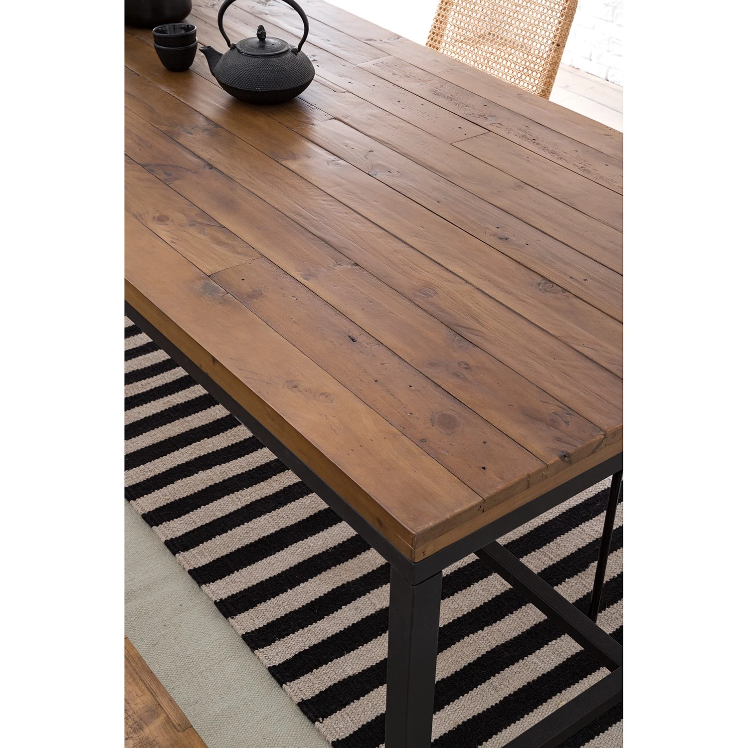 Ars manufacti Table Grasby II - Pin recyclé / Métal - Pin foncé / Noir 7 Ars manufacti Table Grasby II - Pin recyclé / Métal - Pin foncé / Noir – Image 7