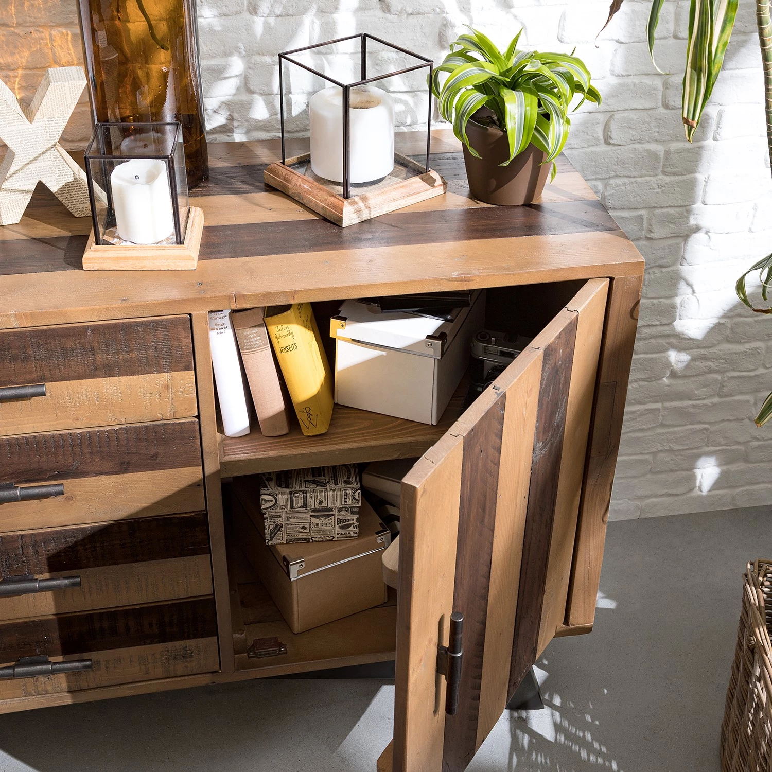 Ars manufacti Buffet Tamati II - Pin massif / Fer - Pin / Noir 7 Ars manufacti Buffet Tamati II - Pin massif / Fer - Pin / Noir – Image 7