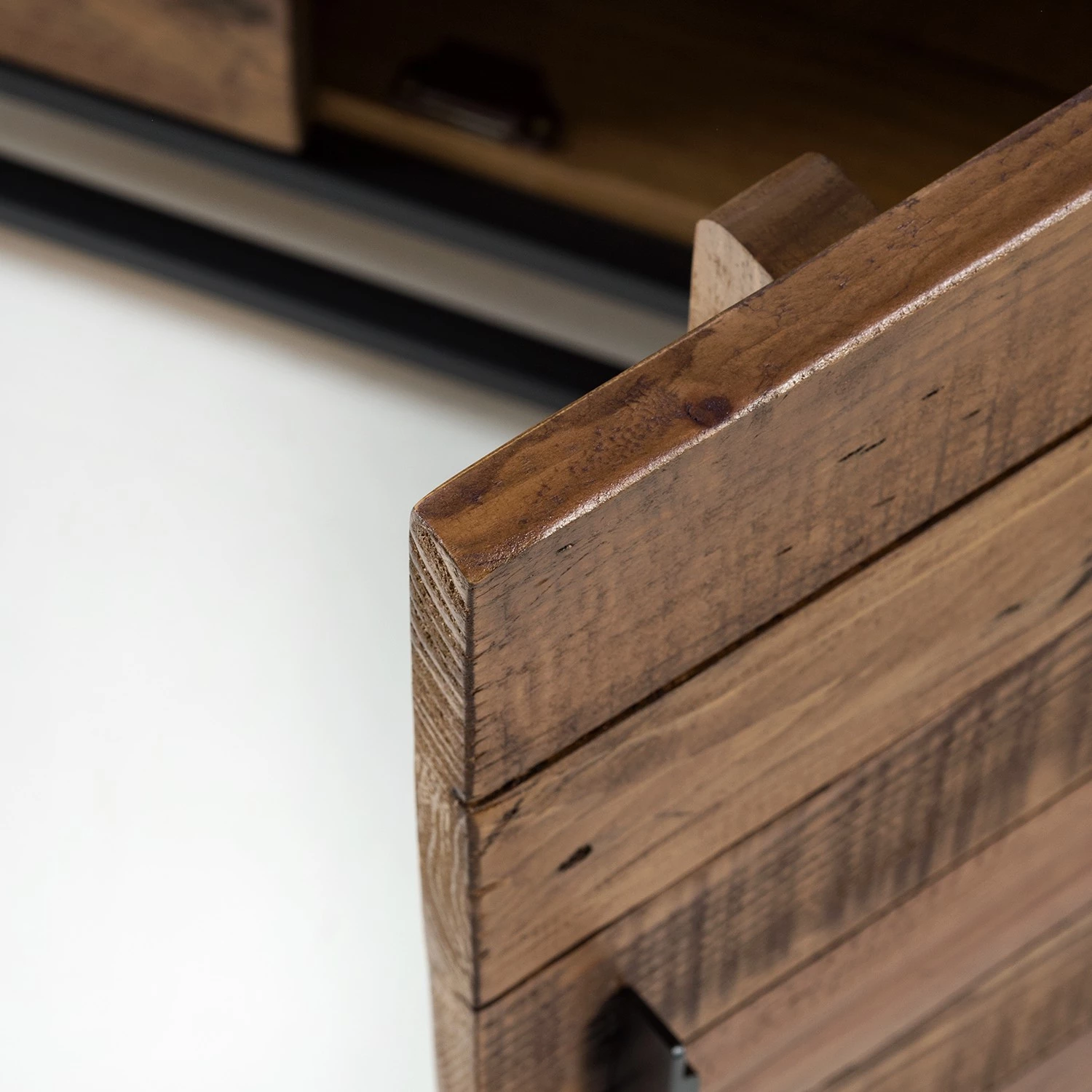 Ars manufacti Buffet Grasby II - Pin recyclé / Métal - Pin foncé / Noir 12 Ars manufacti Buffet Grasby II - Pin recyclé / Métal - Pin foncé / Noir – Image 12