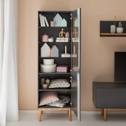 Mørteens Vitrine Lindholm - Partiellement en chêne massif - Gris mat -Meubles de salle à manger Soldes Magasin 1000170810 200108 13505900002 DETAILS P000000001000170810