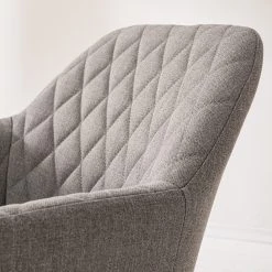 Mørteens Chaise à accoudoirs Amalis - Tissu / Chêne massif - Gris / Chêne 19 Mørteens Chaise à accoudoirs Amalis - Tissu / Chêne massif - Gris / Chêne -Meubles de salle à manger Soldes Magasin 1000176578 200212 11371700007 DETAILS P000000001000176578