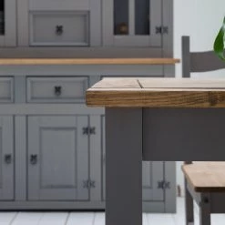 Maison Belfort Table Finca Rustica I - Pin massif - Pin gris - 80 x 80 cm -Meubles de salle à manger Soldes Magasin 1000178046 200603 16035600021 MOOD DETAILS P000000001000178046 mood