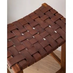 Ars manufacti Tabouret de bar Bourbourg - Cuir tressé / Teck massif - marron cognac / Teck -Meubles de salle à manger Soldes Magasin 1000183943 200610 06204300002 DETAILS P000000001000183943