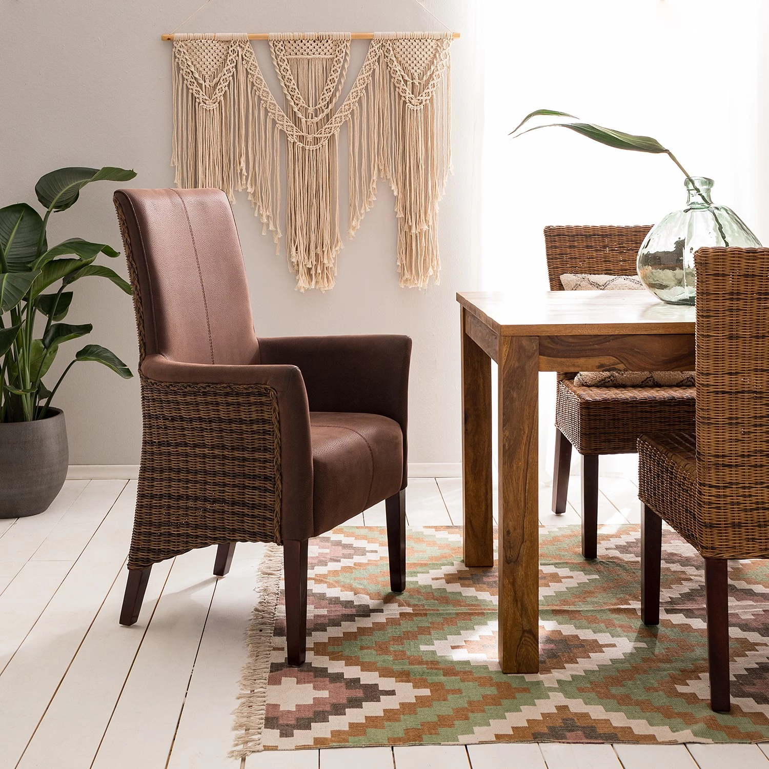 Ars Natura Chaises à accoudoirs Esquina - Imitation cuir / Rotin - Marron vintage / Marron clair chiné 2 Ars Natura Chaises à accoudoirs Esquina - Imitation cuir / Rotin - Marron vintage / Marron clair chiné – Image 2