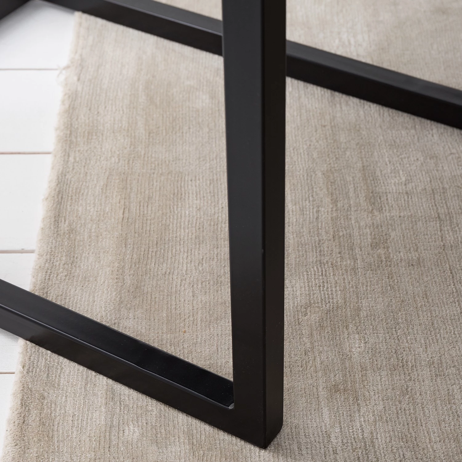 Ars manufacti Chaises Cantilever Finga IV (lot de 2) 8 Ars manufacti Chaises Cantilever Finga IV (lot de 2) – Image 8