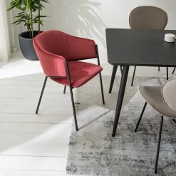 Mørteens Chaise à accoudoirs Koloa I - Velours / Acier - Bordeaux / Noir -Meubles de salle à manger Soldes Magasin 1000205088 201229 14351600002 MOOD DETAILS P000000001000205088 mood