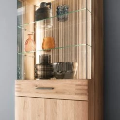 Loftscape Vitrine Salvo I - Partiellement en chêne massif - Planches de chêne Bianco / Gris 15 Loftscape Vitrine Salvo I - Partiellement en chêne massif - Planches de chêne Bianco / Gris -Meubles de salle à manger Soldes Magasin 1000207372 200317 14303500201 DETAILS P000000001000207372