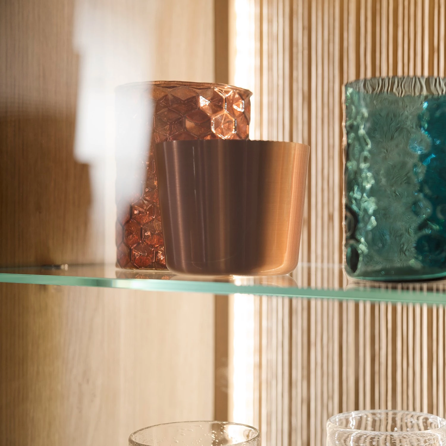 Loftscape Vitrine Salvo I - Partiellement en chêne massif - Planches de chêne Bianco / Gris 8 Loftscape Vitrine Salvo I - Partiellement en chêne massif - Planches de chêne Bianco / Gris – Image 8