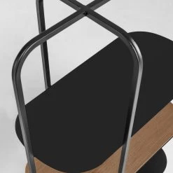 Red Living Étagère Laukaa - Acier / Placage en bois véritable - Noir / Noyer 11 Red Living Étagère Laukaa - Acier / Placage en bois véritable - Noir / Noyer -Meubles de salle à manger Soldes Magasin 1000210882 200625 07314700004 DETAILS P000000001000210882