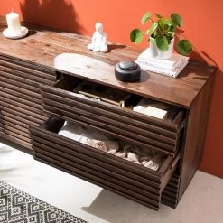 Studio Copenhagen Buffet Kirley I - Acacia massif - Acacia foncé 26 Studio Copenhagen Buffet Kirley I - Acacia massif - Acacia foncé -Meubles de salle à manger Soldes Magasin 1000218062 210608 14180000017 DETAILS P000000001000218062