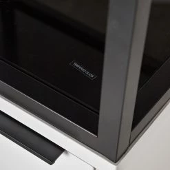 Fredriks Armoire White Hall II - Blanc mat / Noir -Meubles de salle à manger Soldes Magasin 1000218376 210303 09052600008 DETAILS P000000001000218376