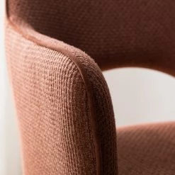 Fredriks Chaise à accoudoirs Tustin - Tissu / Métal - Marron rouille / Noir mat 33 Fredriks Chaise à accoudoirs Tustin - Tissu / Métal - Marron rouille / Noir mat -Meubles de salle à manger Soldes Magasin 1000218415 210311 12215300006 DETAILS P000000001000218415