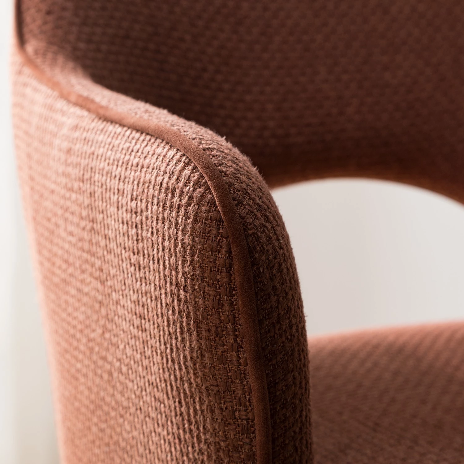 Fredriks Chaise à accoudoirs Tustin - Tissu / Métal - Marron rouille / Noir mat 11 Fredriks Chaise à accoudoirs Tustin - Tissu / Métal - Marron rouille / Noir mat – Image 11