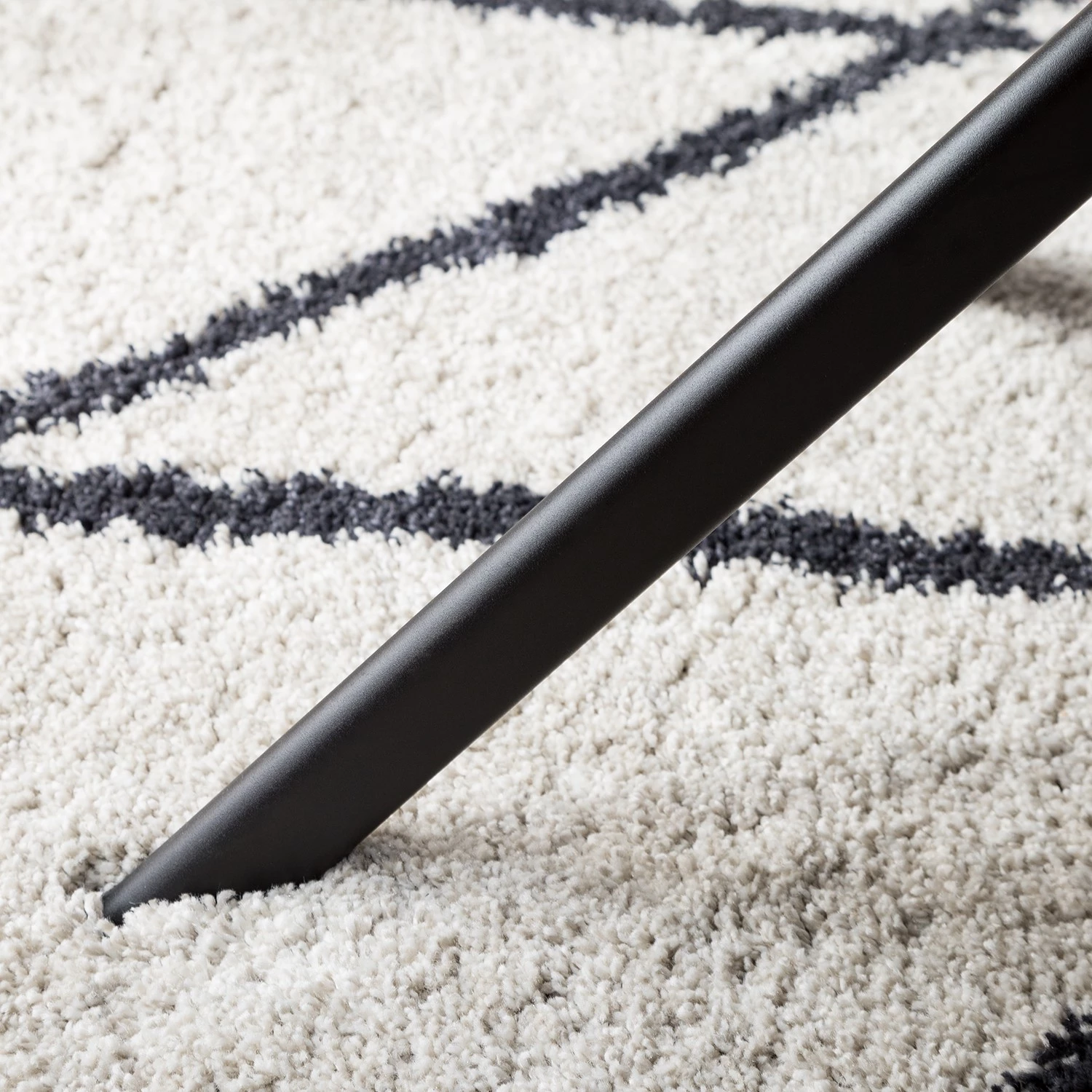 Fredriks Chaise à accoudoirs Tustin - Tissu / Métal - Marron rouille / Noir mat 17 Fredriks Chaise à accoudoirs Tustin - Tissu / Métal - Marron rouille / Noir mat – Image 17