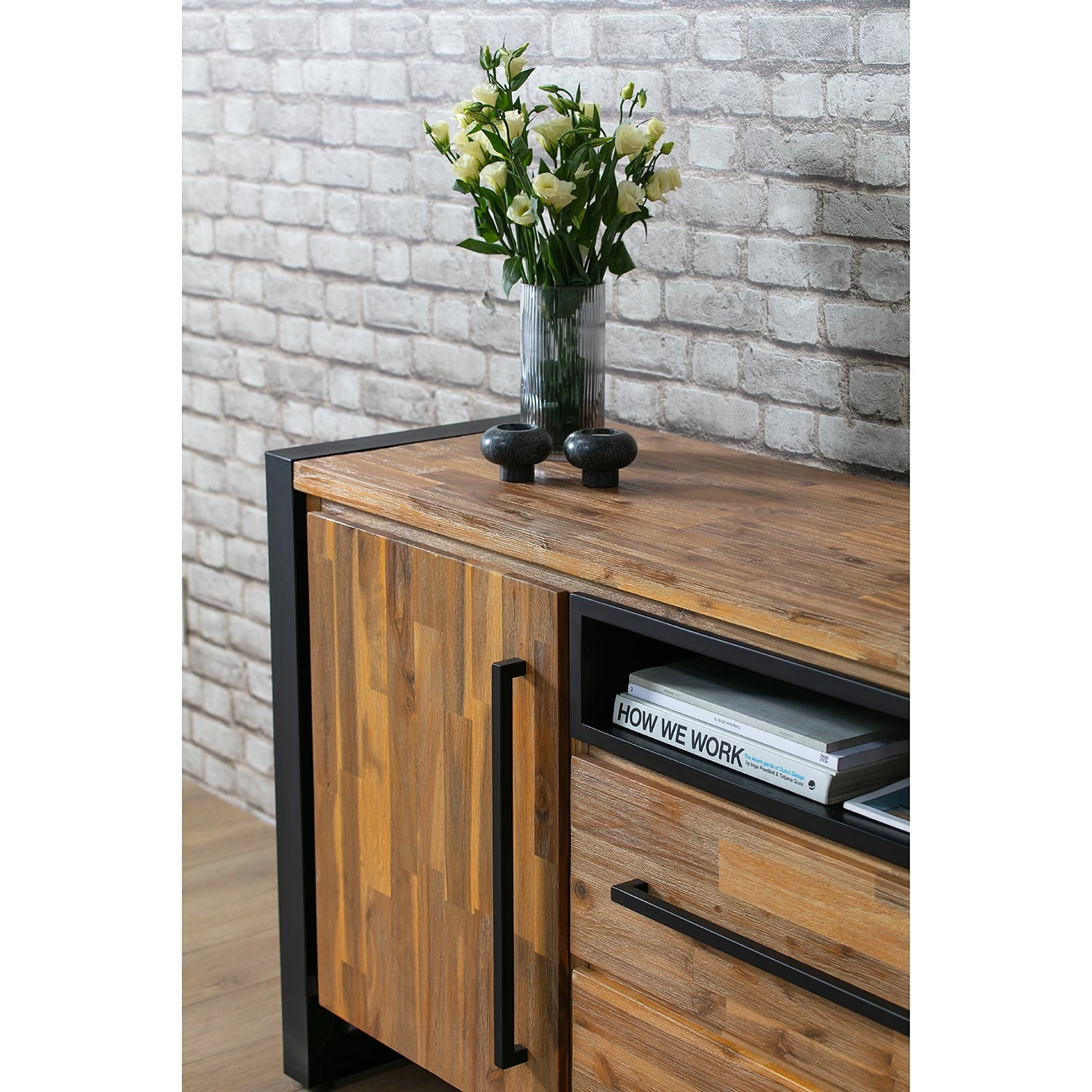 Ars manufacti Buffet Urban Industry I - Partiellement en acacia massif / Métal - Acacia / Noir 7 Ars manufacti Buffet Urban Industry I - Partiellement en acacia massif / Métal - Acacia / Noir – Image 7