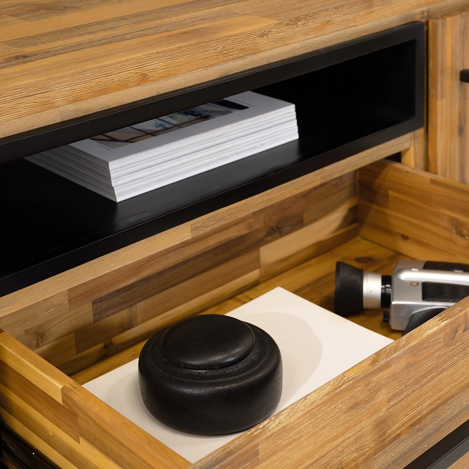 Ars manufacti Buffet Urban Industry I - Partiellement en acacia massif / Métal - Acacia / Noir 20 Ars manufacti Buffet Urban Industry I - Partiellement en acacia massif / Métal - Acacia / Noir – Image 20