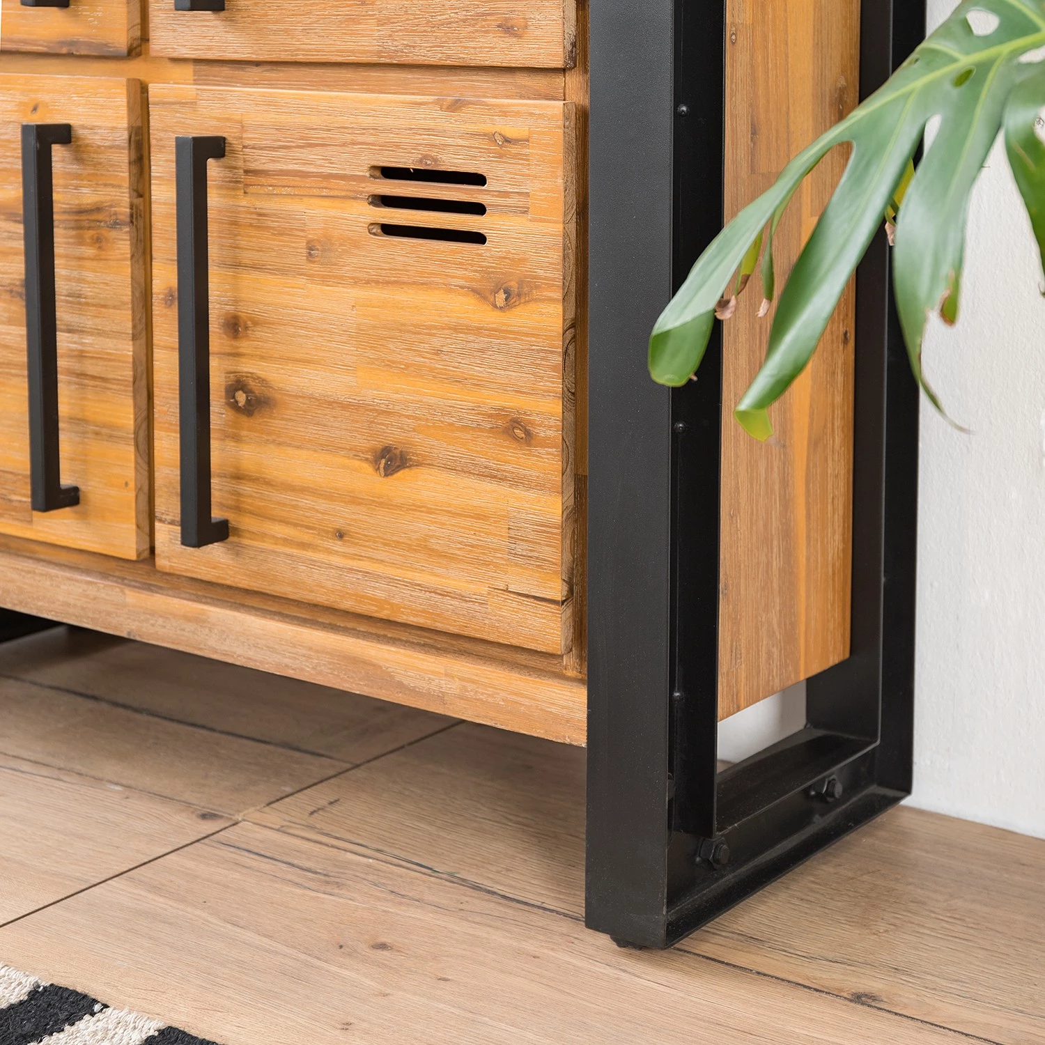 Ars manufacti Buffet haut Urban Industry I - Partiellement en acacia massif / Métal - Acacia / Noir 10 Ars manufacti Buffet haut Urban Industry I - Partiellement en acacia massif / Métal - Acacia / Noir – Image 10