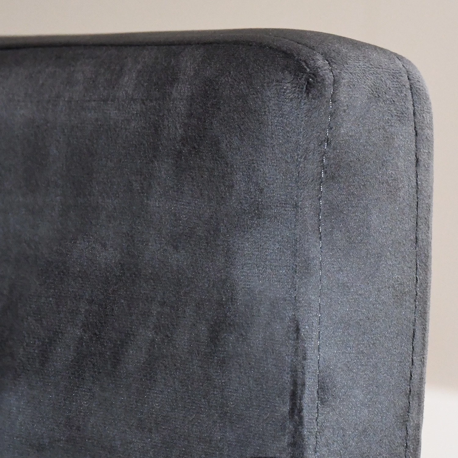 Velvet Studio Chaise à accoudoirs Meaux - Velours / Hêtre massif -Anthracite / Noir 7 Velvet Studio Chaise à accoudoirs Meaux - Velours / Hêtre massif -Anthracite / Noir – Image 7