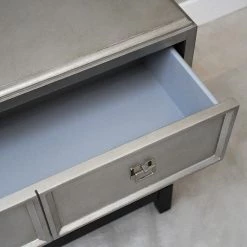 Red Living Commode Tilloloy - Blanc / Argenté / Noir -Meubles de salle à manger Soldes Magasin 1000242718 210121 08084300041 DETAILS P000000001000242718