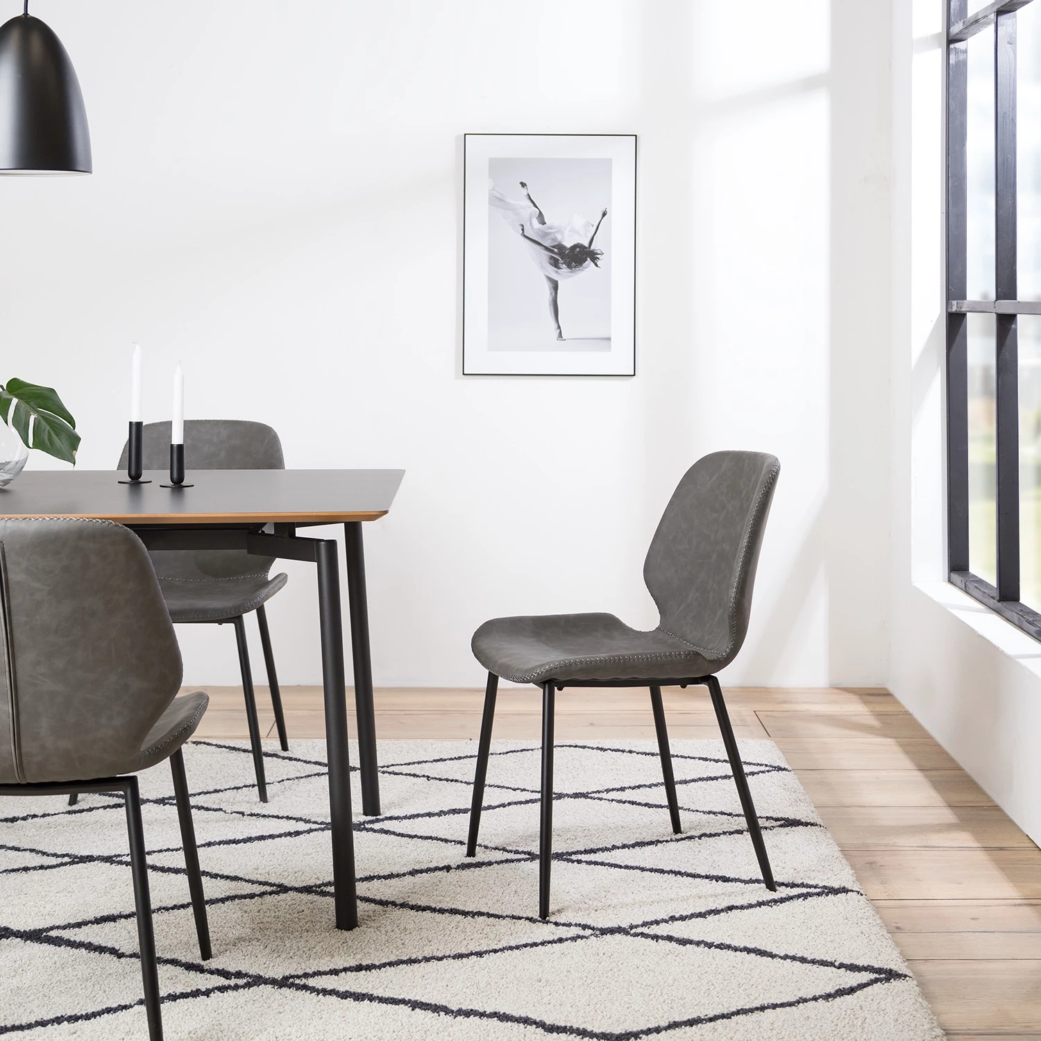 Mørteens Chaises Reallon (lot de 2) - Imitation cuir / Fer - Gris / Noir 2 Mørteens Chaises Reallon (lot de 2) - Imitation cuir / Fer - Gris / Noir – Image 2