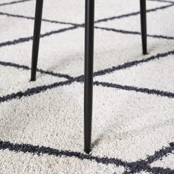 Mørteens Chaises Reallon (lot de 2) - Imitation cuir / Fer - Gris / Noir 21 Mørteens Chaises Reallon (lot de 2) - Imitation cuir / Fer - Gris / Noir -Meubles de salle à manger Soldes Magasin 1000244973 220408 033 DETAILS P000000001000244973