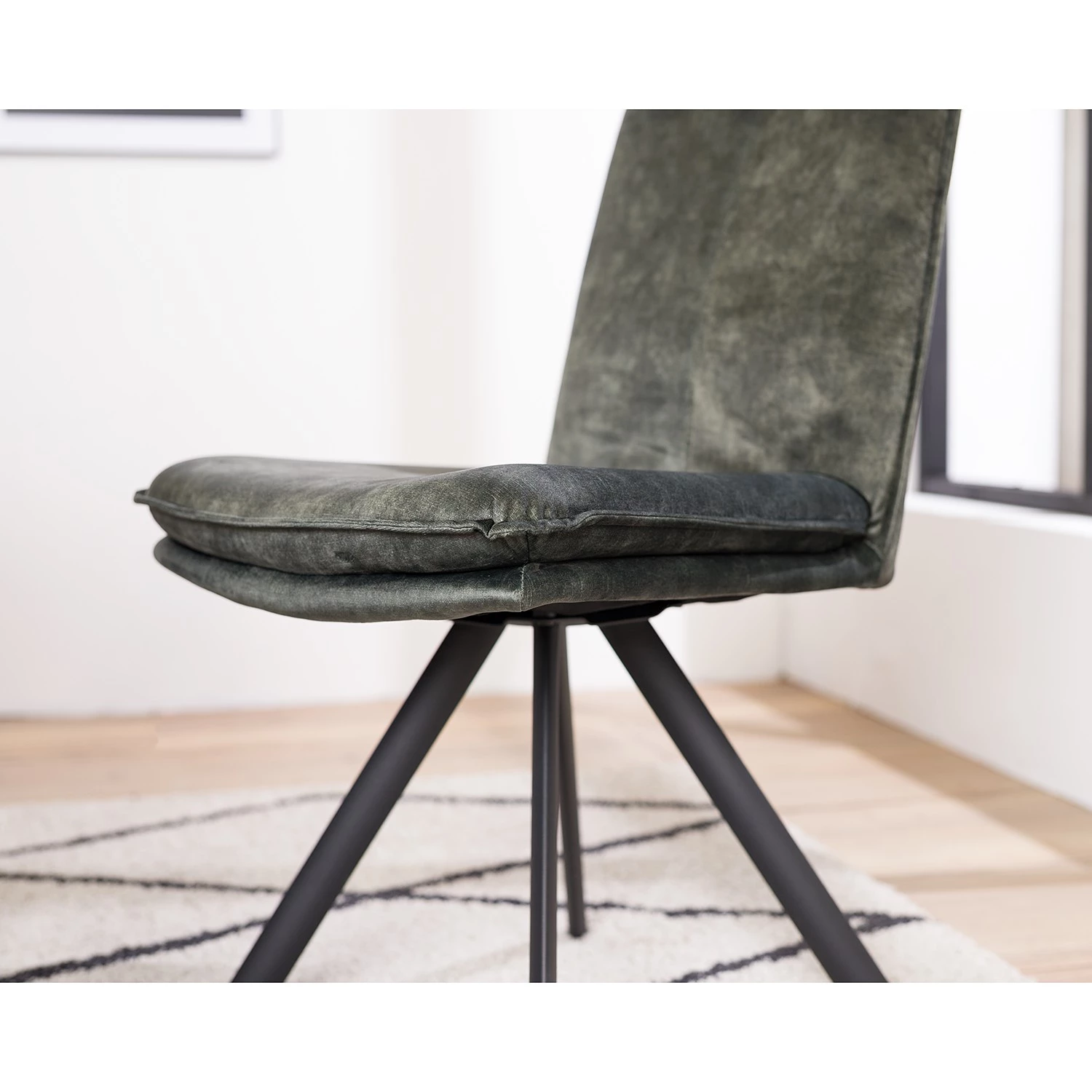 Jack & Alice Chaises Morlanne (lot de 2) - Velours / Métal - Vert foncé 3 Jack & Alice Chaises Morlanne (lot de 2) - Velours / Métal - Vert foncé – Image 3