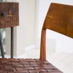 Ars manufacti Chaise Cerro - Cuir véritable / Teck massif - Cognac -Meubles de salle à manger Soldes Magasin 1000257232 220614 030 DETAILS P000000001000257232