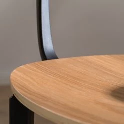 Studio Copenhagen Chaises à accoudoirs Day (lot de 2) - Contreplaqué / Matière plastique - Imitation chêne / Noir -Meubles de salle à manger Soldes Magasin 1000273479 220915 025 MOOD DETAILS P000000001000273479 mood