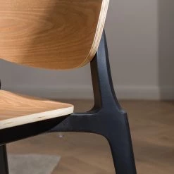 Studio Copenhagen Chaises Day (lot de 2) - Contreplaqué / Matière plastique - Imitation chêne / Noir -Meubles de salle à manger Soldes Magasin 1000273483 220915 025 MOOD DETAILS P000000001000273483 mood